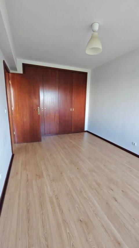 Apartamento T1 para Arrendamento em Paranhos