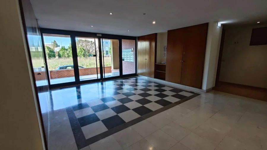 Apartamento T1 para Arrendamento em Paranhos Foto 8