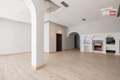 Negócio para Arrendamento em Nossa Senhora da Piedade