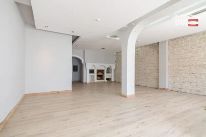 Negócio para Arrendamento em Nossa Senhora da Piedade