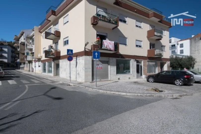 Negócio para Arrendamento em Nossa Senhora da Piedade