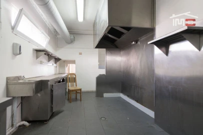 Negócio para Arrendamento em Nossa Senhora da Piedade