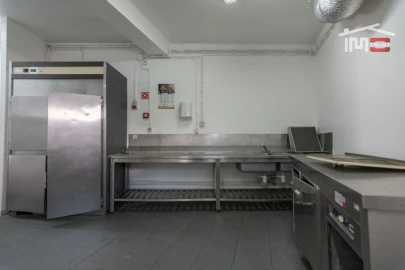 Negócio para Arrendamento em Nossa Senhora da Piedade