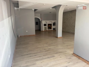 Negócio para Arrendamento em Nossa Senhora da Piedade