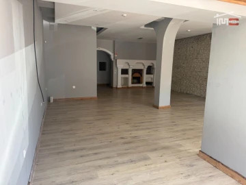 Negócio para Arrendamento em Nossa Senhora da Piedade