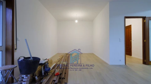 Apartamento T2 para Venda em Baguim do Monte (Rio Tinto)