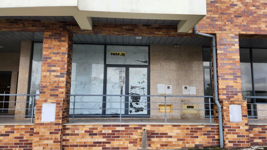 Loja para Arrendamento em Coronado (São Romão e São Mamede)