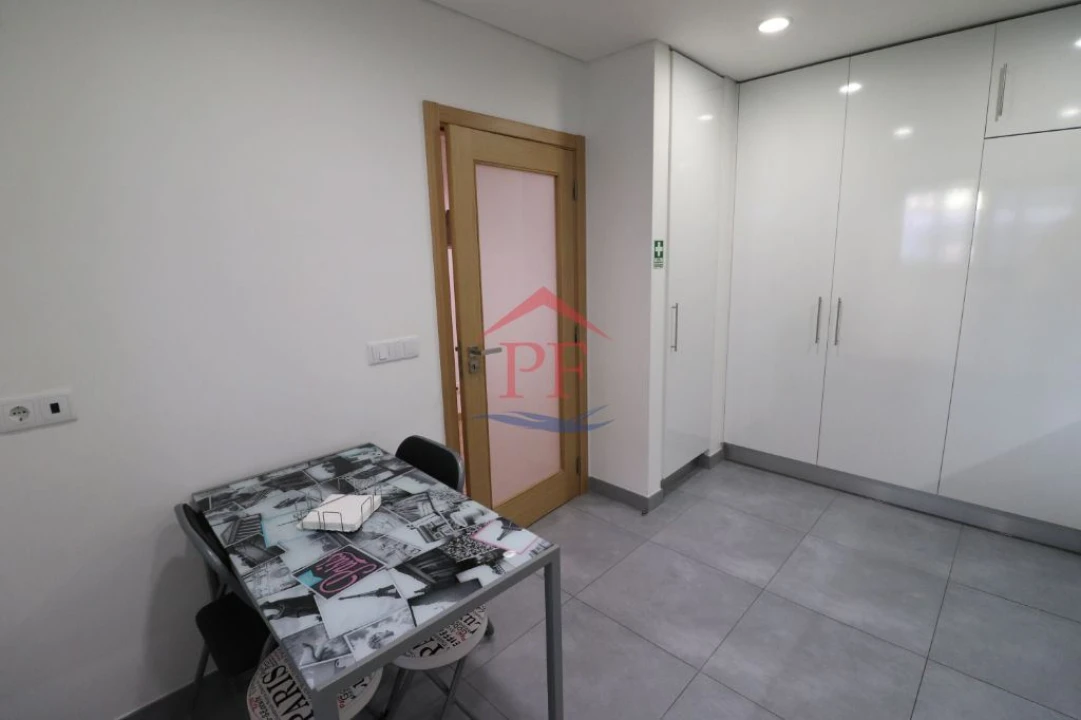 Apartamento T2 para Venda em Funchal (São Pedro) Foto 8