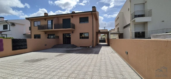 Moradia T3 para Venda em Custóias, Leça do Balio e Guifões