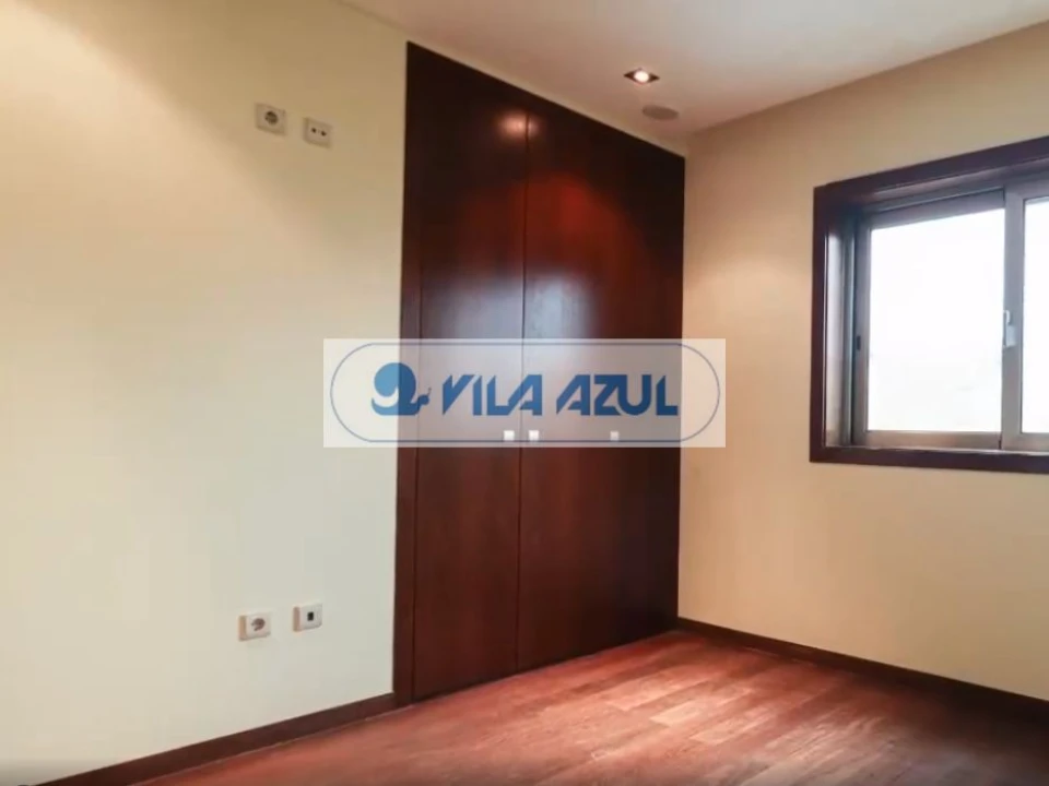 Moradia T4 para Venda em Mafamude e Vilar do Paraíso Foto 10