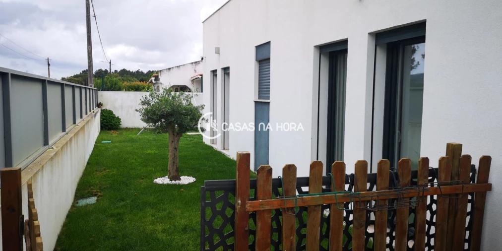 Moradia T3 para Venda em Quinta do Anjo Foto 3