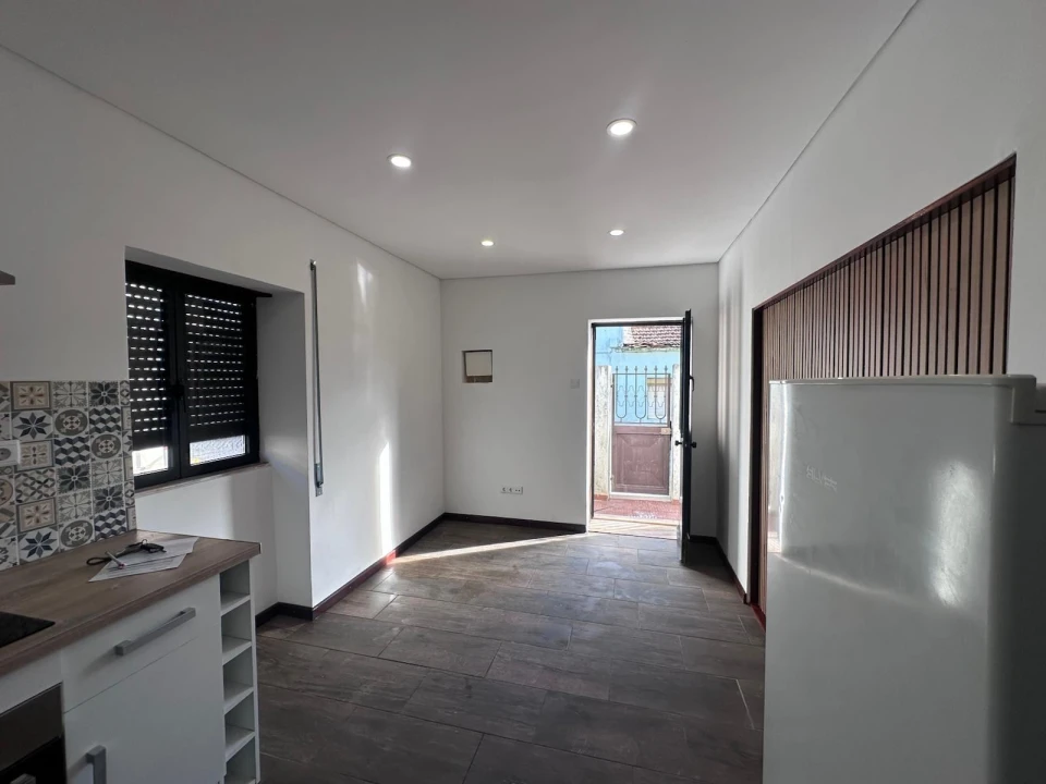 Moradia T2 para Arrendamento em Arcozelo Foto 4