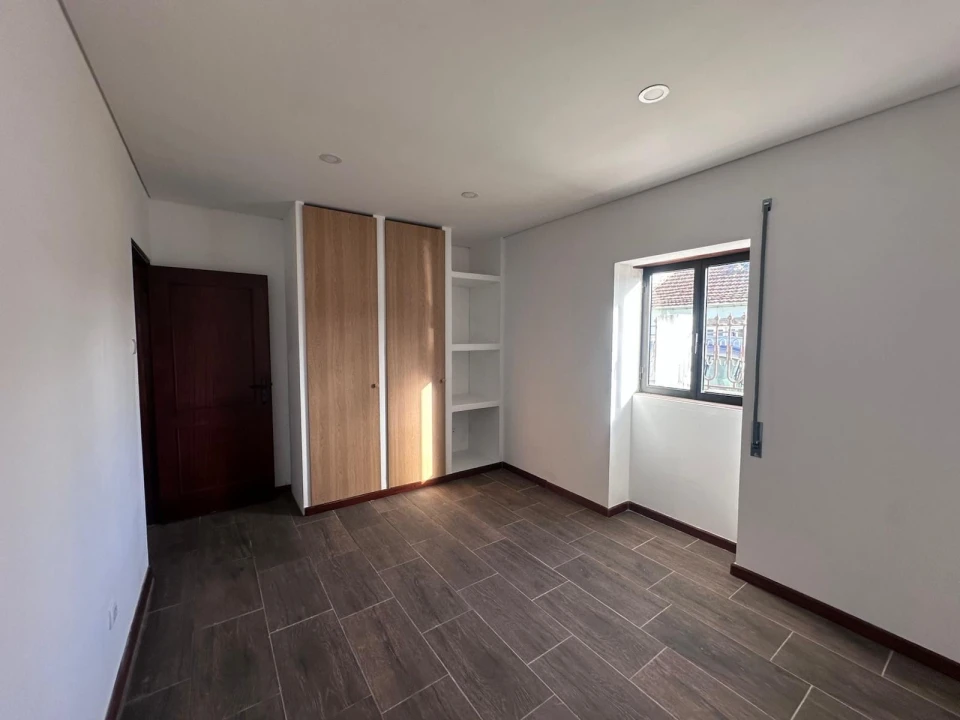 Moradia T2 para Arrendamento em Arcozelo Foto 12