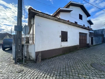 Moradia T2 para Arrendamento em Arcozelo