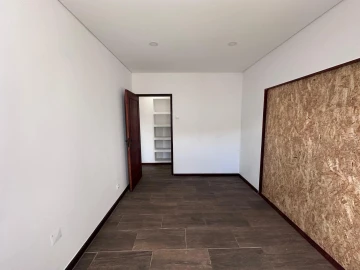 Moradia T2 para Arrendamento em Arcozelo