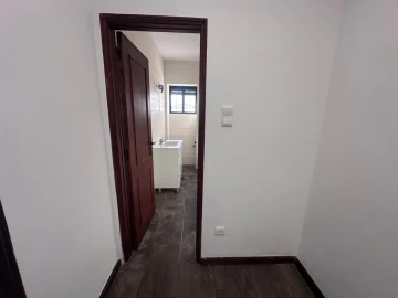 Moradia T2 para Arrendamento em Arcozelo