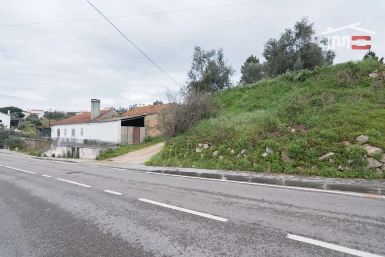 Moradia T3 para Venda em Alburitel Foto 4