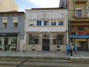 Moradia T6 para Venda em Custóias, Leça do Balio e Guifões