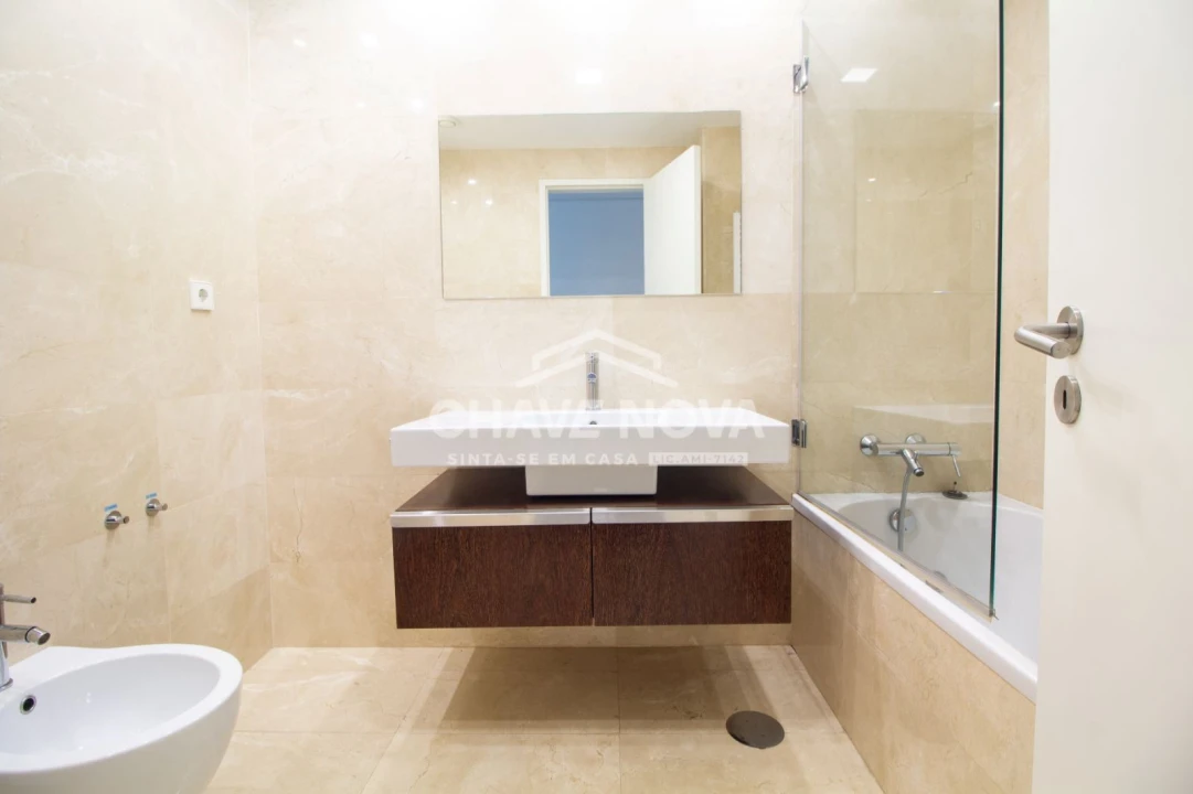 Apartamento T4 para Venda em Custóias, Leça do Balio e Guifões Foto 11