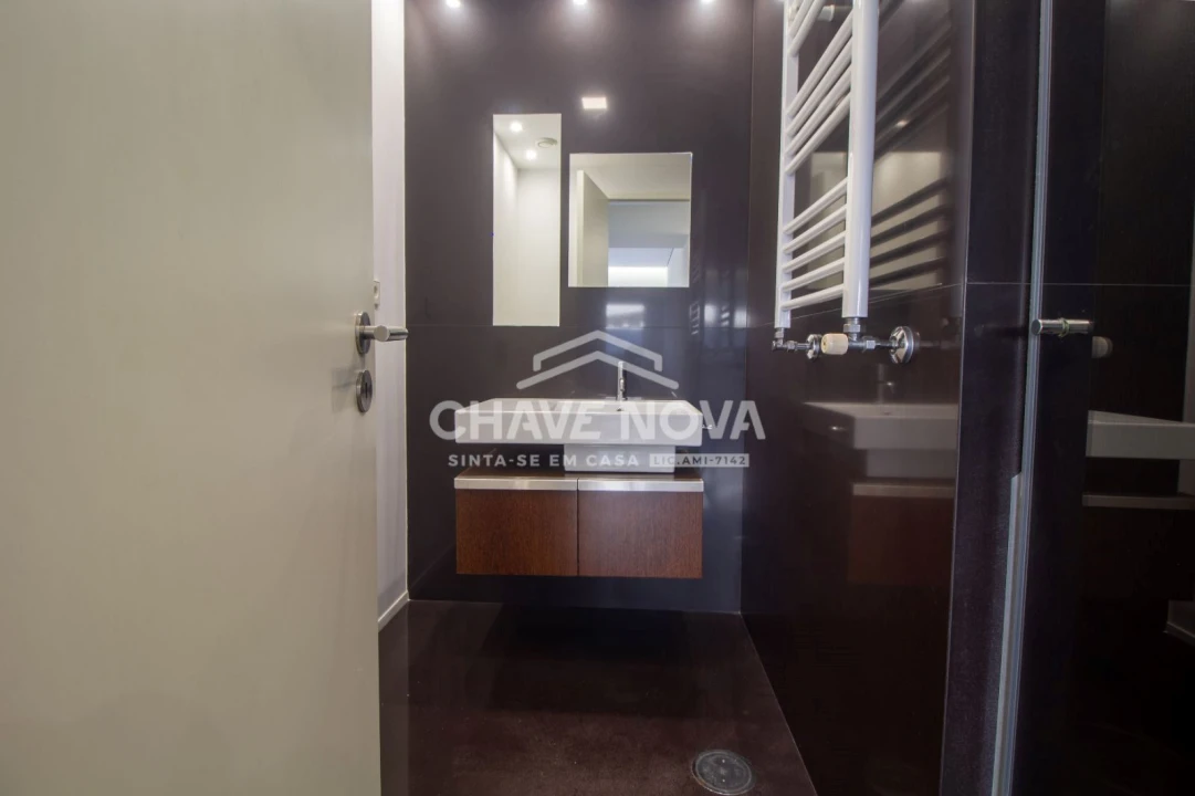 Apartamento T4 para Venda em Custóias, Leça do Balio e Guifões Foto 22