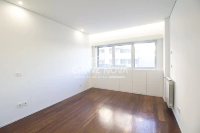 Apartamento T4 para Venda em Custóias, Leça do Balio e Guifões