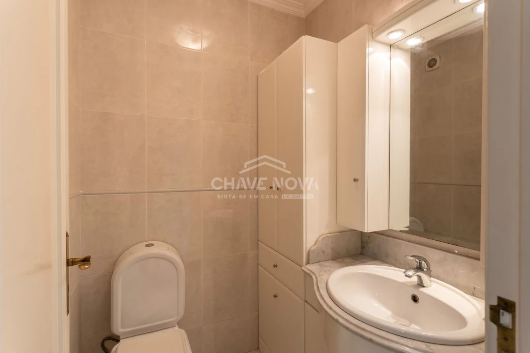 Moradia T4 para Arrendamento em Glória e Vera Cruz Foto 13