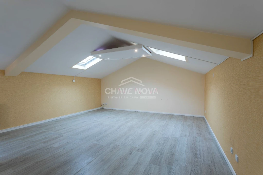 Moradia T4 para Arrendamento em Glória e Vera Cruz Foto 14