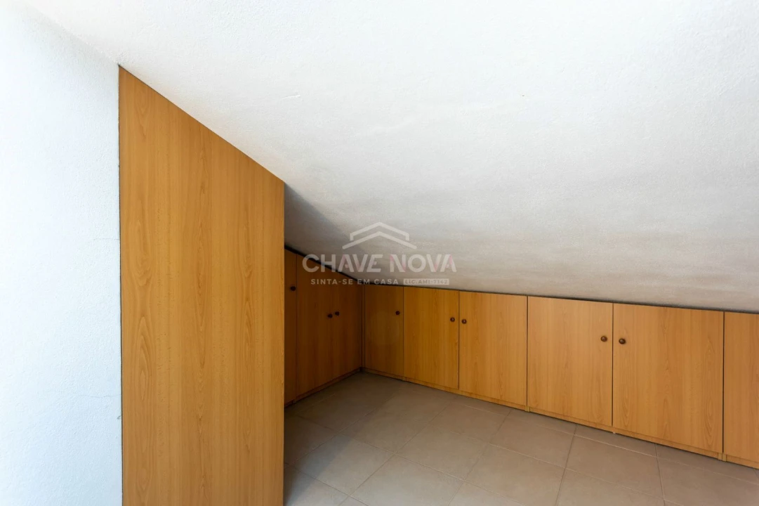 Moradia T4 para Arrendamento em Glória e Vera Cruz Foto 16