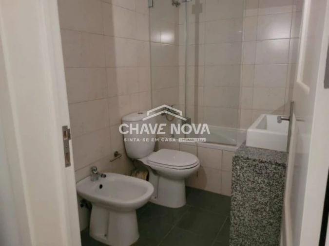 Apartamento T3 para Arrendamento em Santo António Foto 9