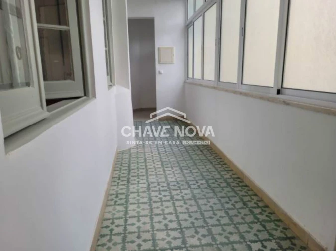 Apartamento T3 para Arrendamento em Santo António Foto 15