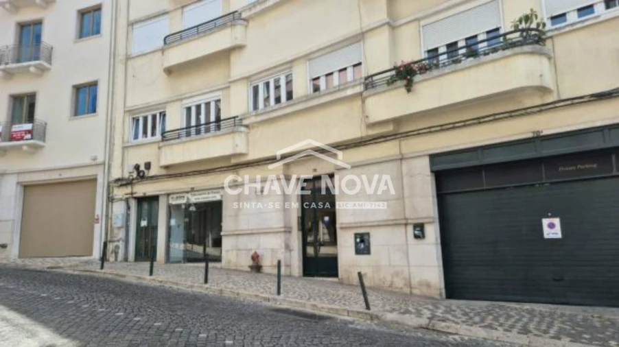 Apartamento T3 para Arrendamento em Santo António Foto 21