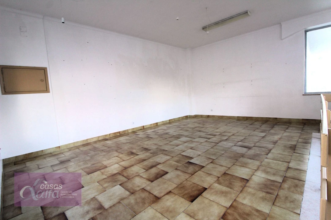 Loja para Arrendamento em Leiria, Pousos, Barreira e Cortes Foto 4