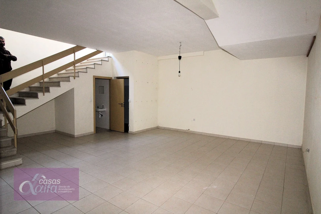 Loja para Arrendamento em Leiria, Pousos, Barreira e Cortes Foto 7
