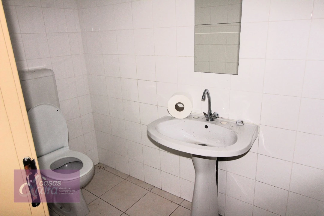 Loja para Arrendamento em Leiria, Pousos, Barreira e Cortes Foto 9