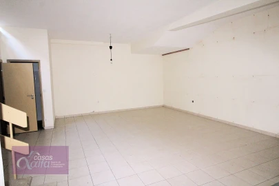 Loja para Arrendamento em Leiria, Pousos, Barreira e Cortes