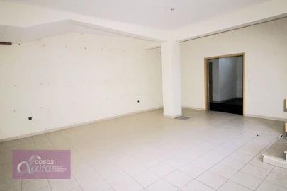 Loja para Arrendamento em Leiria, Pousos, Barreira e Cortes