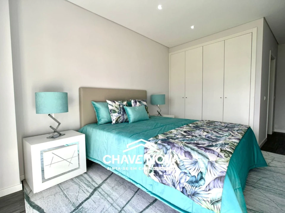 Apartamento T3 para Venda em Quelfes Foto 11