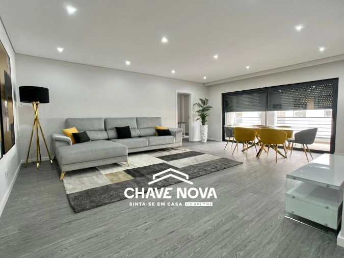 Apartamento T3 para Venda em Quelfes Foto 3