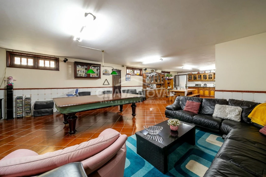 Moradia T4 para Venda em Arcozelo Foto 13