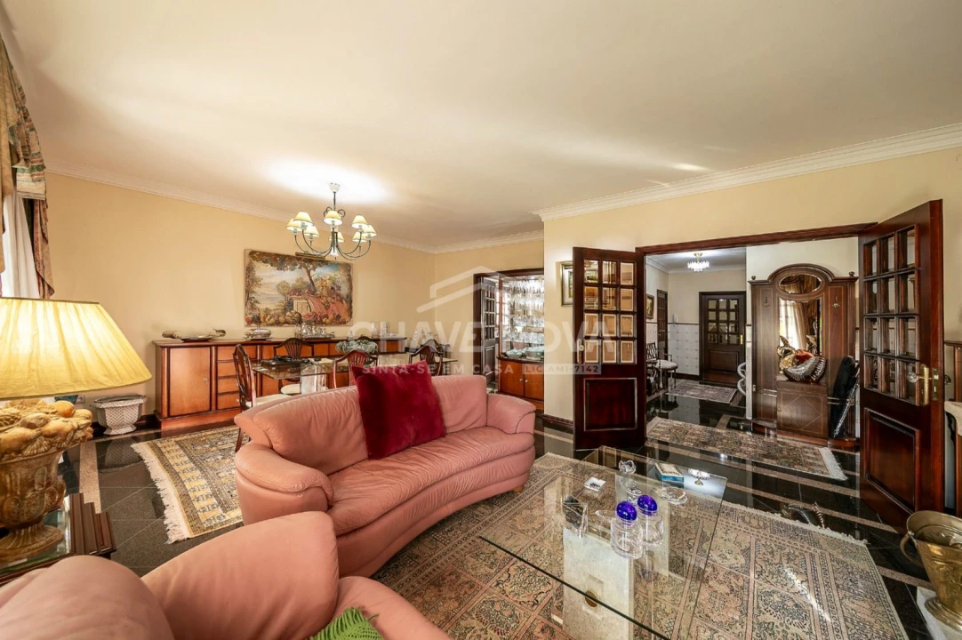 Moradia T4 para Venda em Arcozelo Foto 17