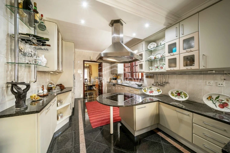 Moradia T4 para Venda em Arcozelo Foto 18