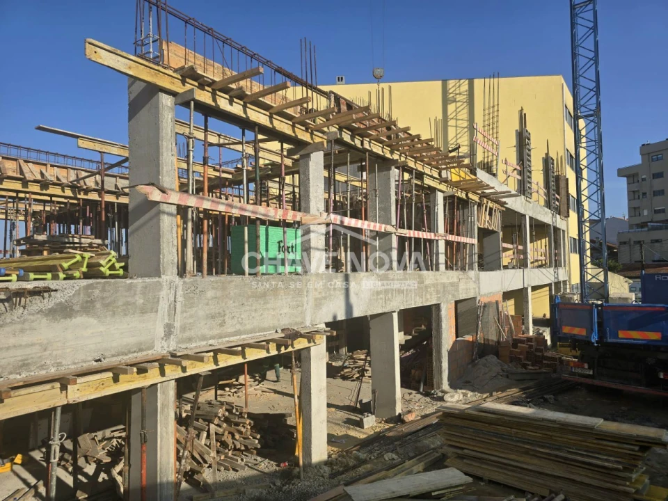 Apartamento T0 para Venda em Pedrouços Foto 7