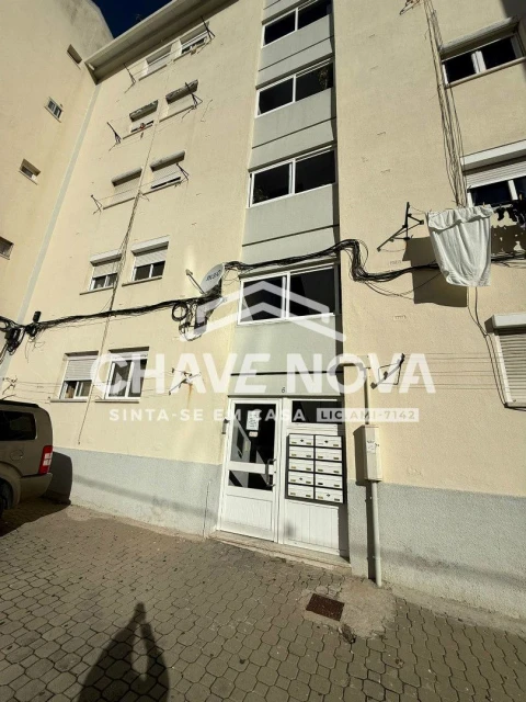 Apartamento T3 para Venda em Laranjeiro e Feijó
