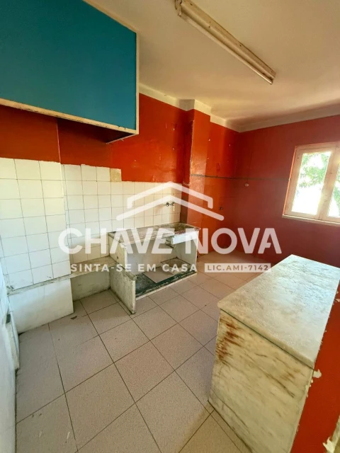 Apartamento T3 para Venda em Laranjeiro e Feijó