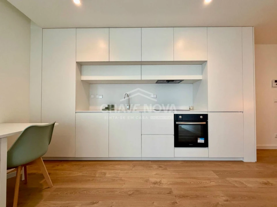 Apartamento T1 para Arrendamento em Paranhos Foto 3