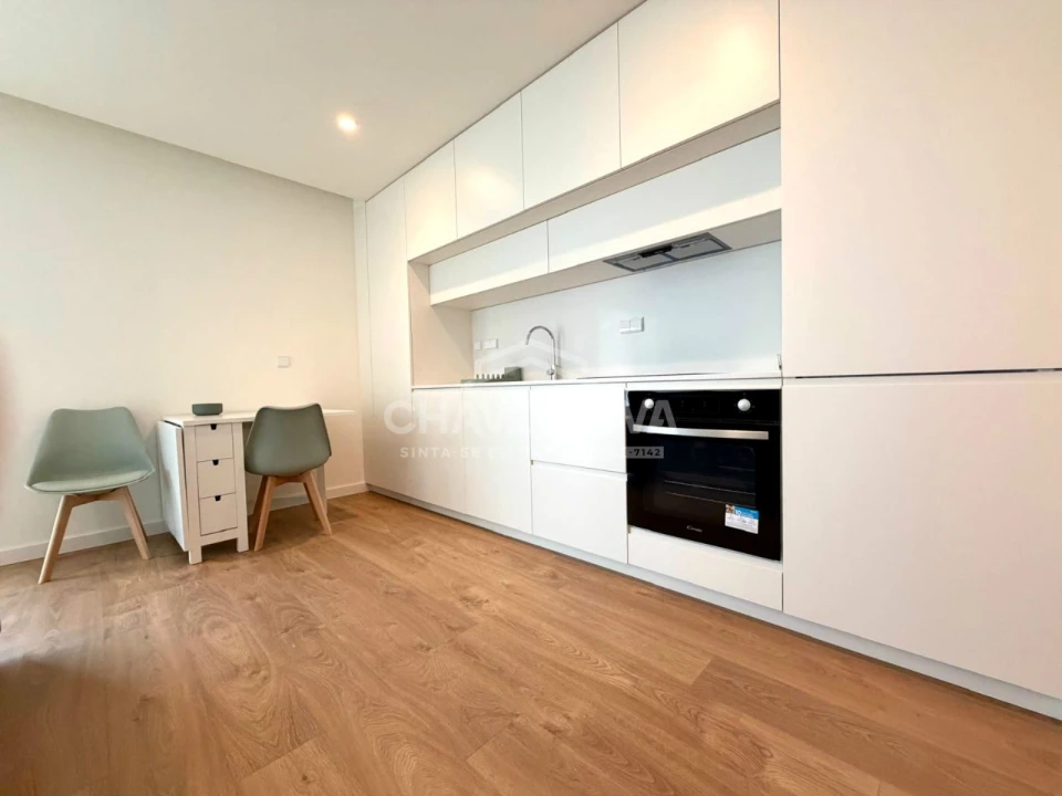 Apartamento T1 para Arrendamento em Paranhos Foto 4