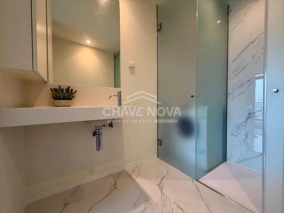 Apartamento T1 para Arrendamento em Paranhos Foto 18