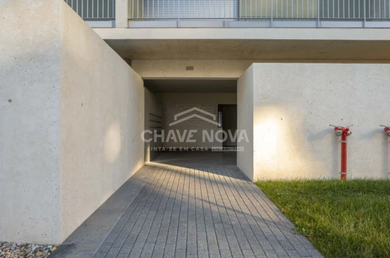 Apartamento T1 para Arrendamento em Paranhos Foto 2