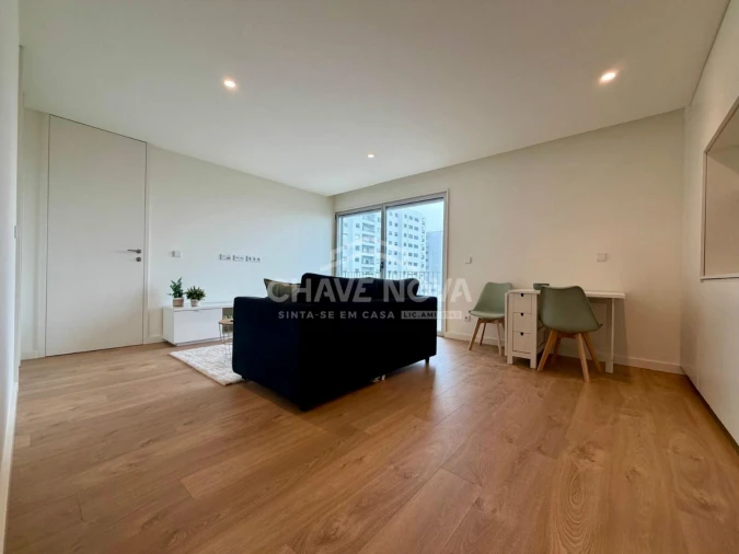 Apartamento T1 para Arrendamento em Paranhos Foto 11