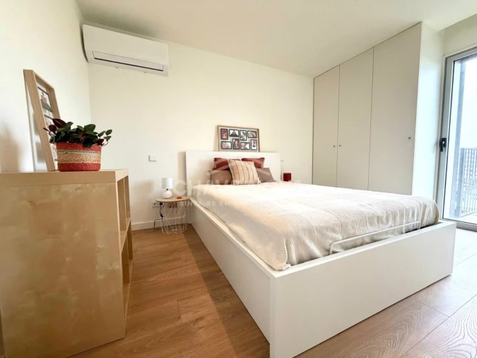 Apartamento T1 para Arrendamento em Paranhos Foto 12